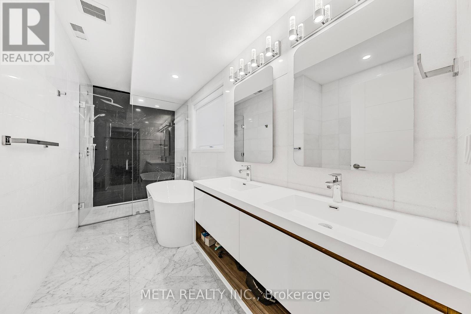 Photo 7 of 41 B Maple Avenue N, Mississauga ON