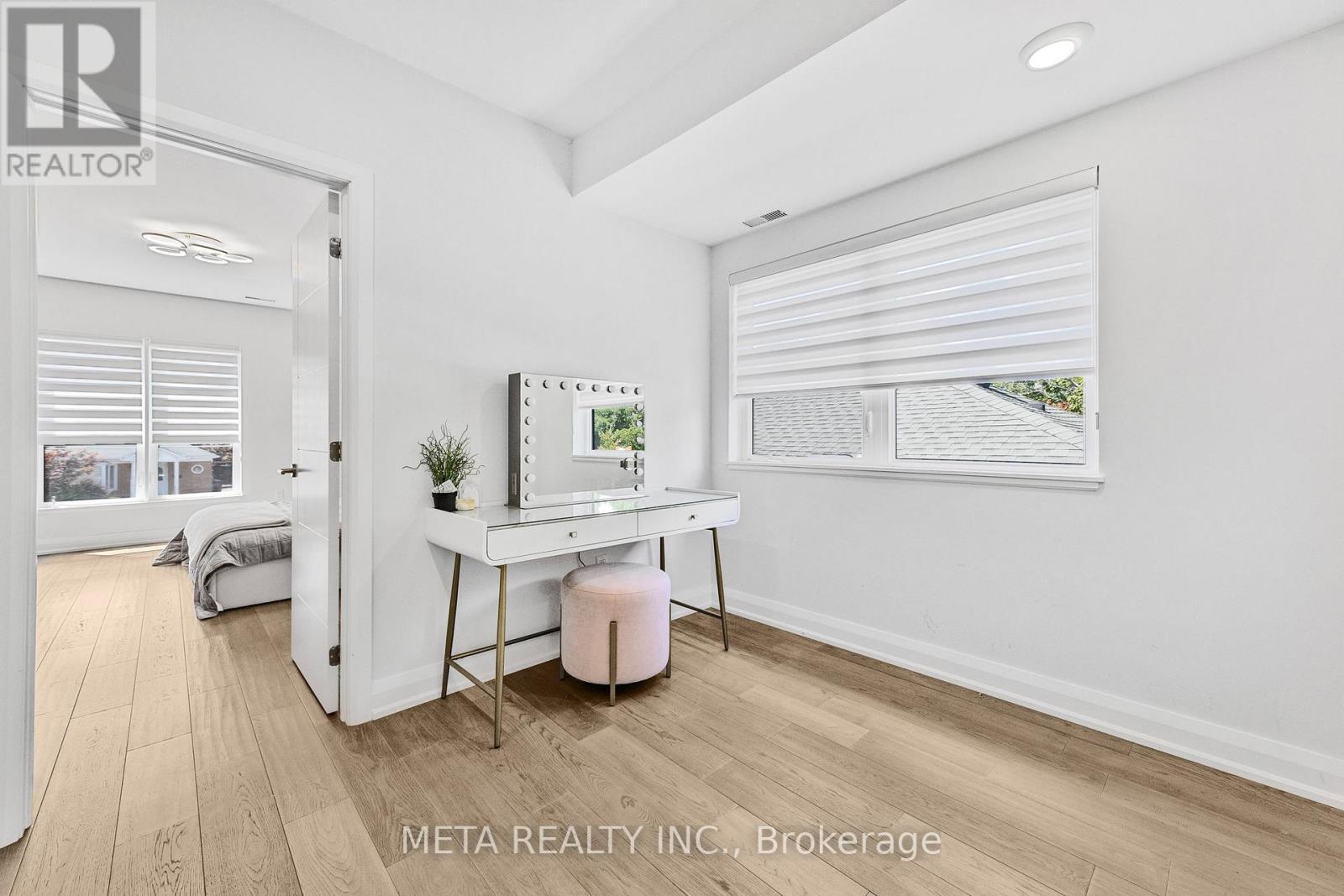 Photo 22 of 41 B Maple Avenue N, Mississauga ON
