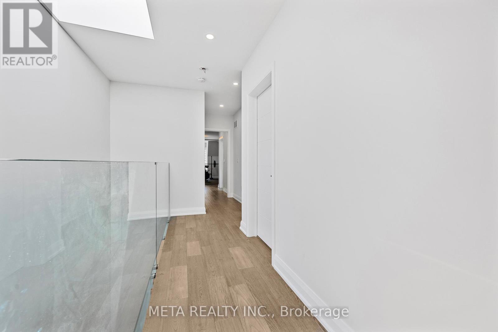 Photo 42 of 41 B Maple Avenue N, Mississauga ON