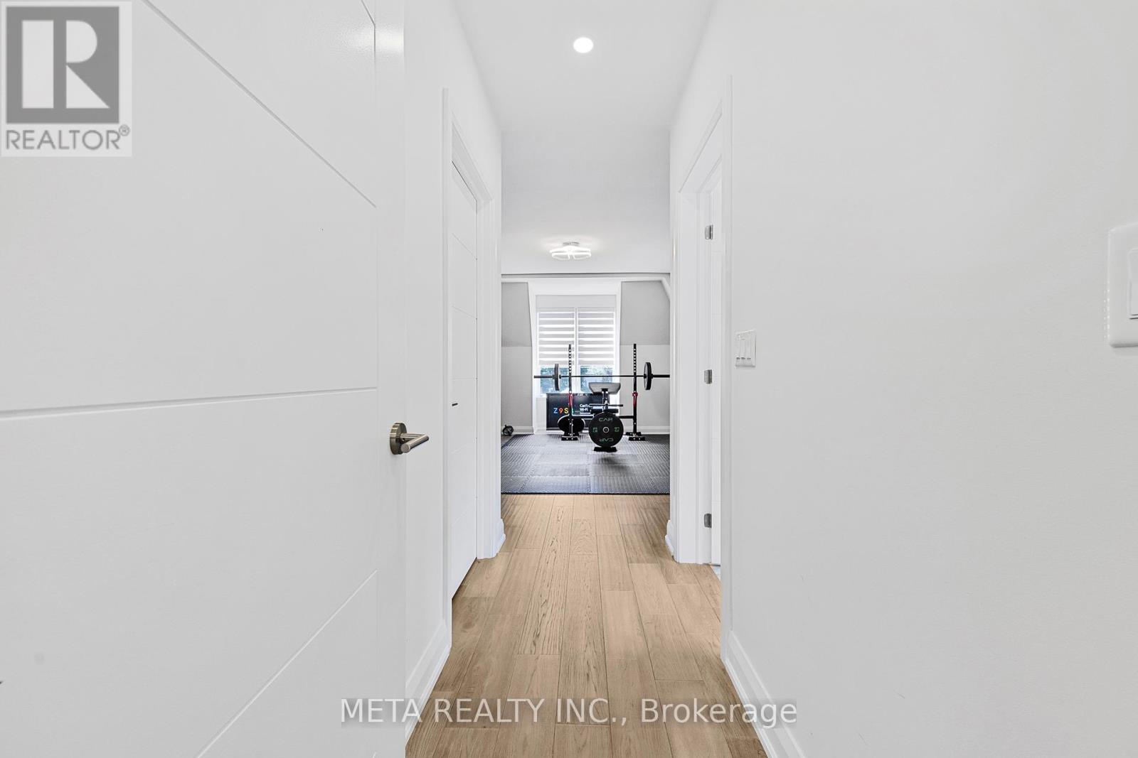 Photo 11 of 41 B Maple Avenue N, Mississauga ON