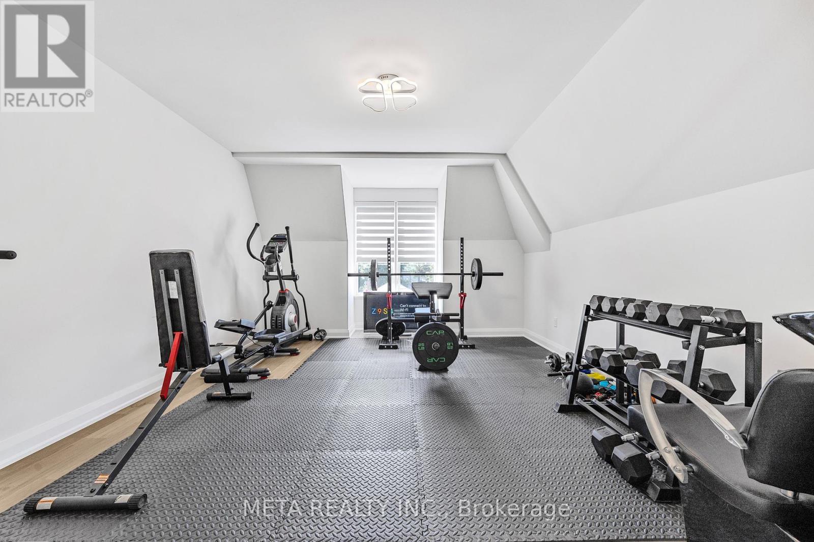 Photo 25 of 41 B Maple Avenue N, Mississauga ON