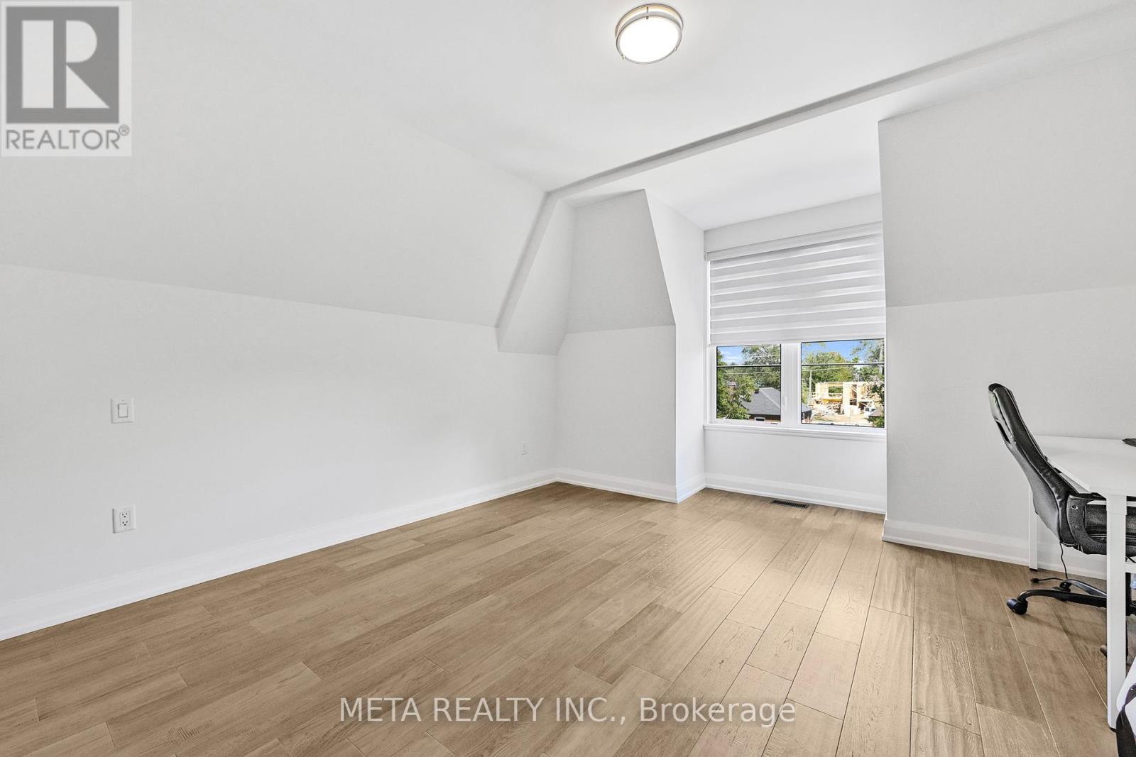 Photo 31 of 41 B Maple Avenue N, Mississauga ON