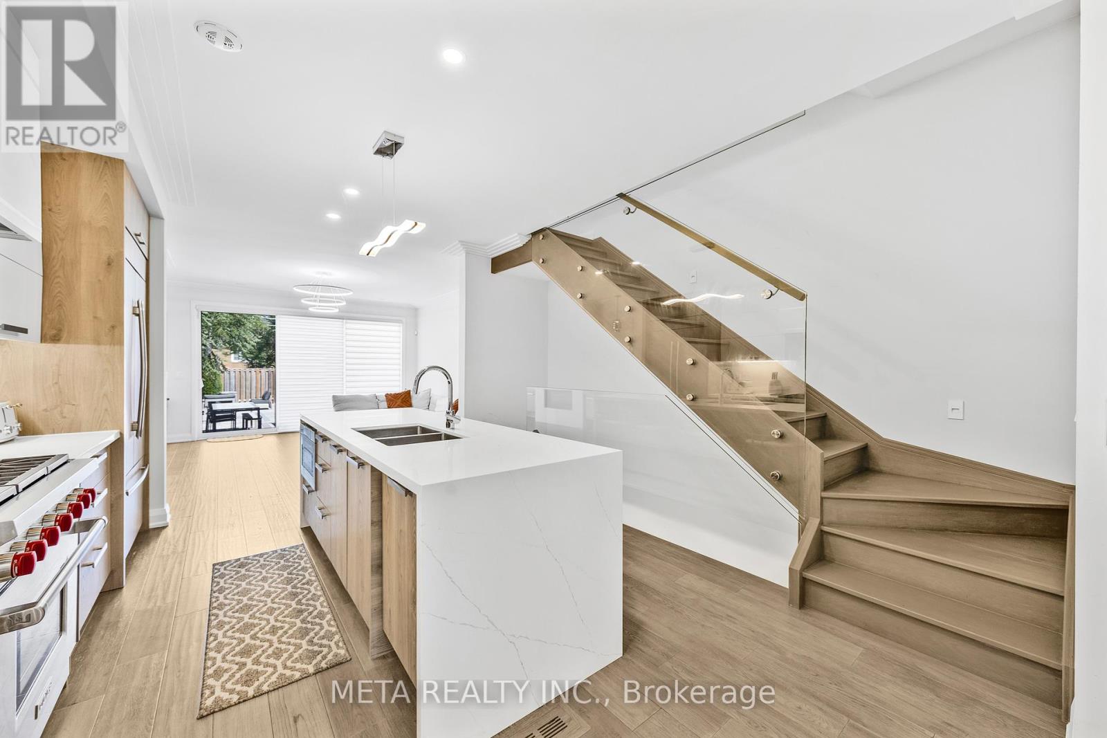 Photo 13 of 41 B Maple Avenue N, Mississauga ON