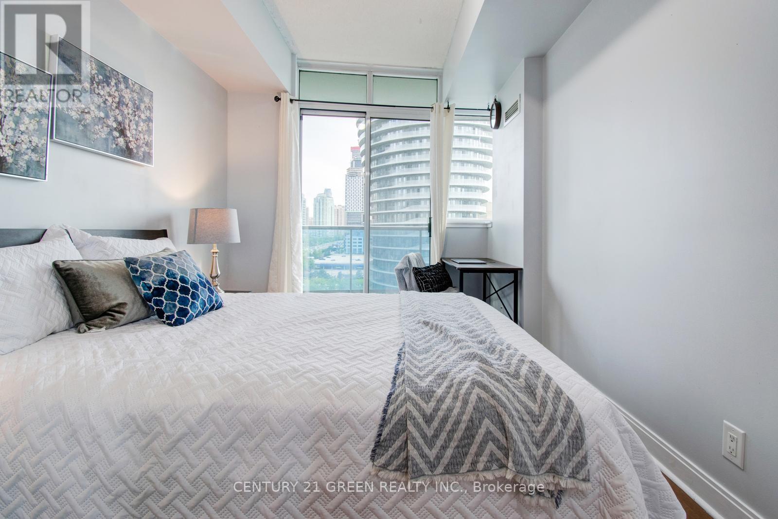 Photo 15 of 1207 80 Absolute Avenue, Mississauga ON