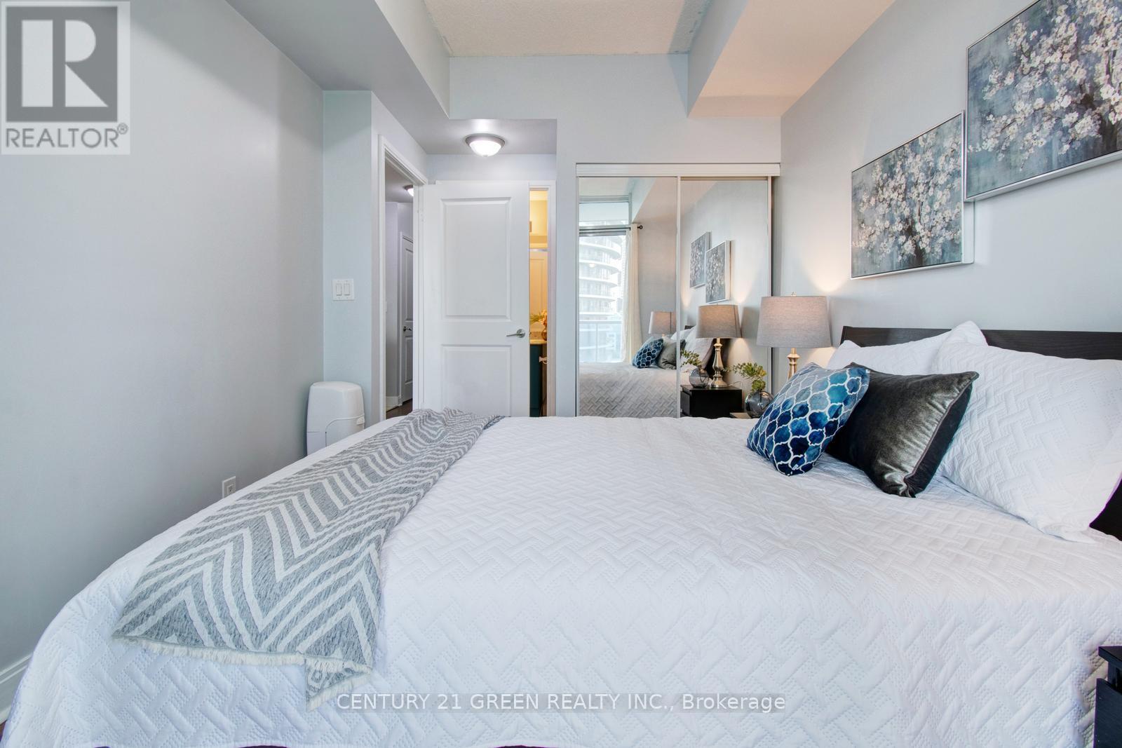 Photo 6 of 1207 80 Absolute Avenue, Mississauga ON