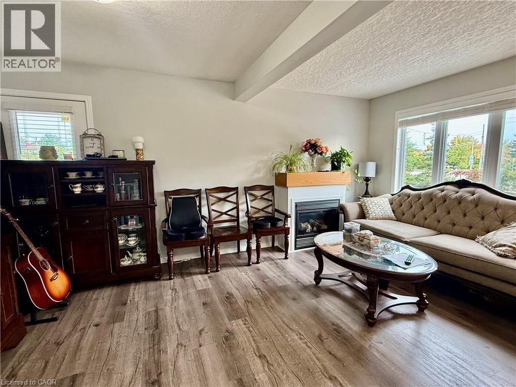 Photo 2 of 601 Columbia Forest Boulevard Unit 1, Waterloo ON