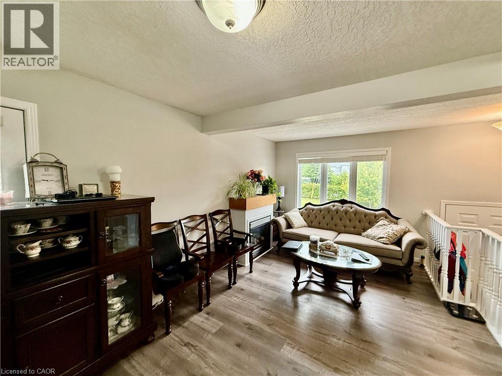 Photo 5 of 601 Columbia Forest Boulevard Unit 1, Waterloo ON