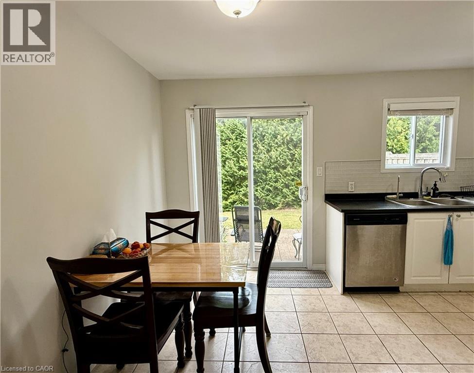 Photo 3 of 601 Columbia Forest Boulevard Unit 1, Waterloo ON