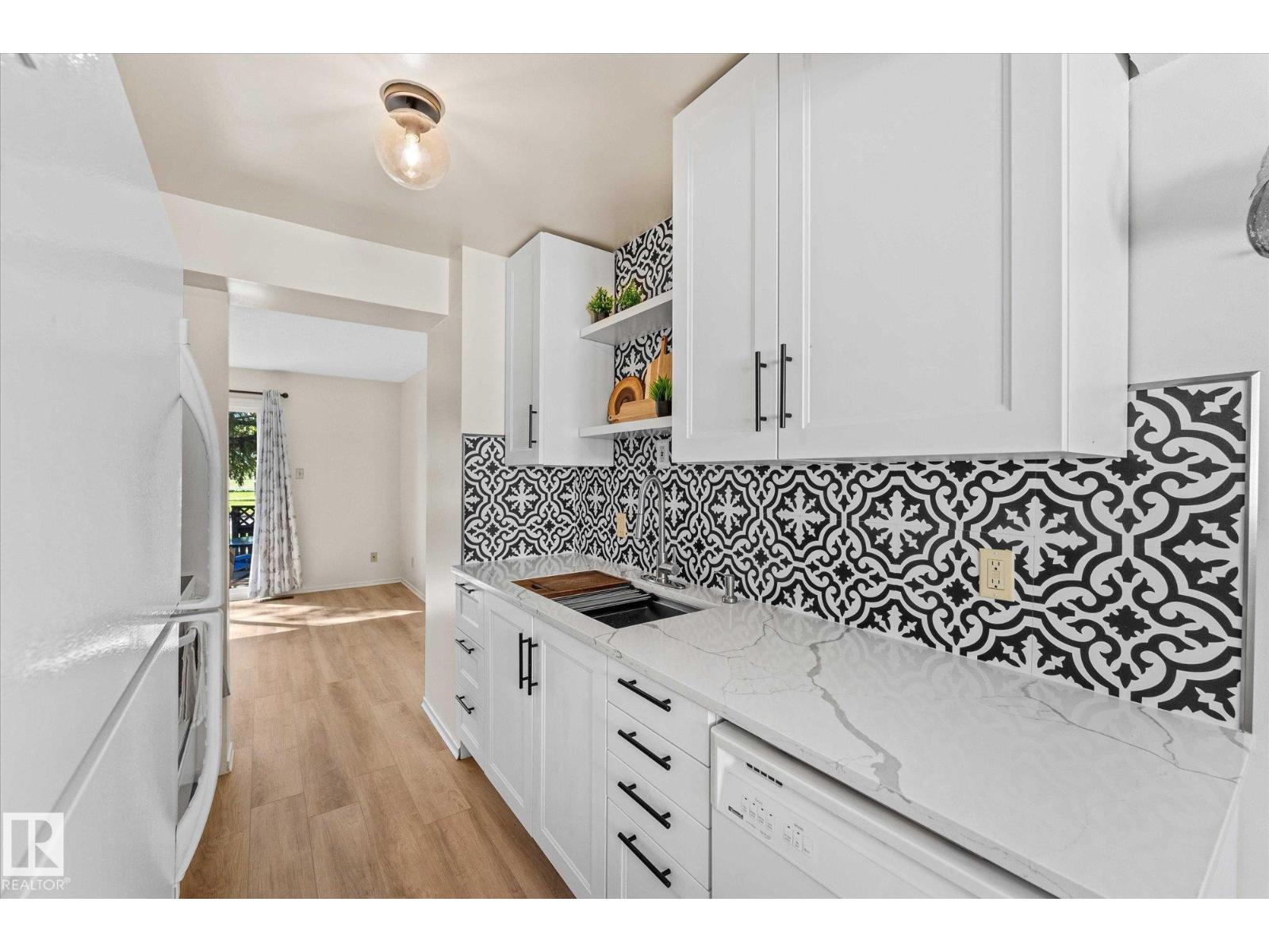 Photo 51 of 17528 76 Av Nw, Edmonton AB