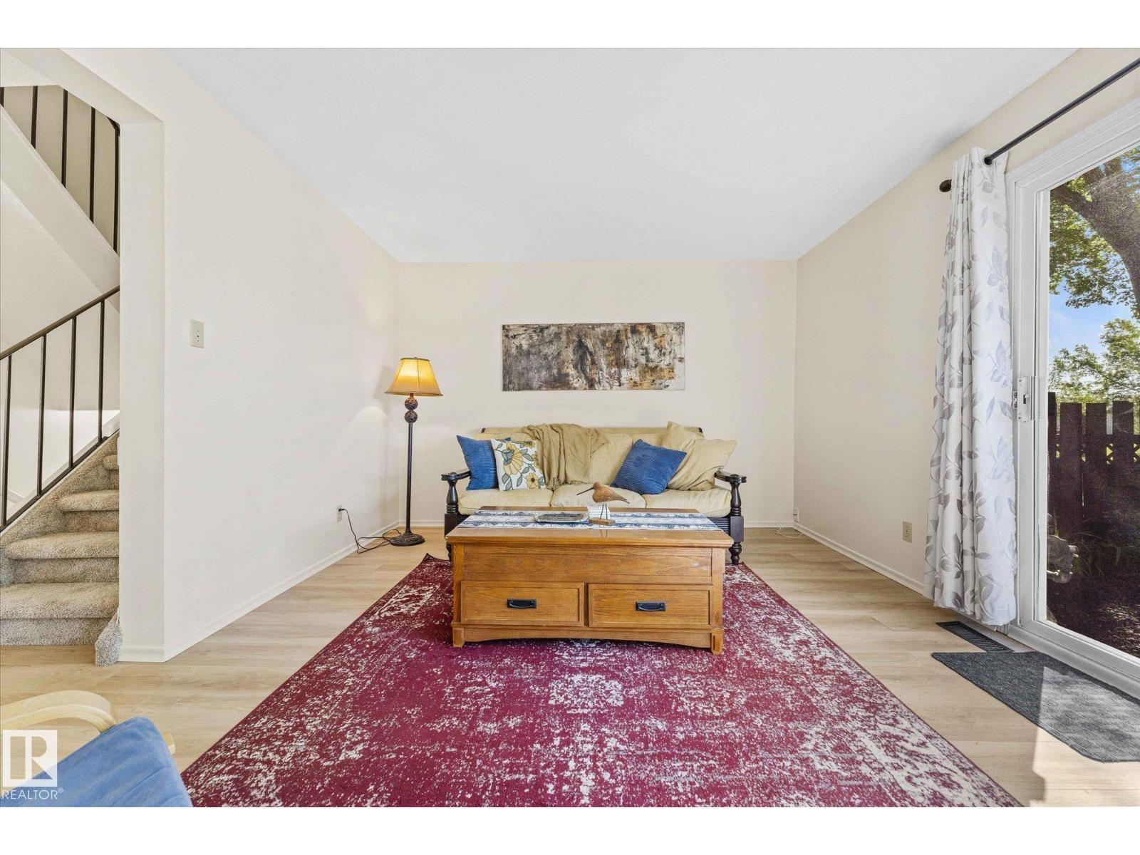 Photo 10 of 17528 76 Av Nw, Edmonton AB