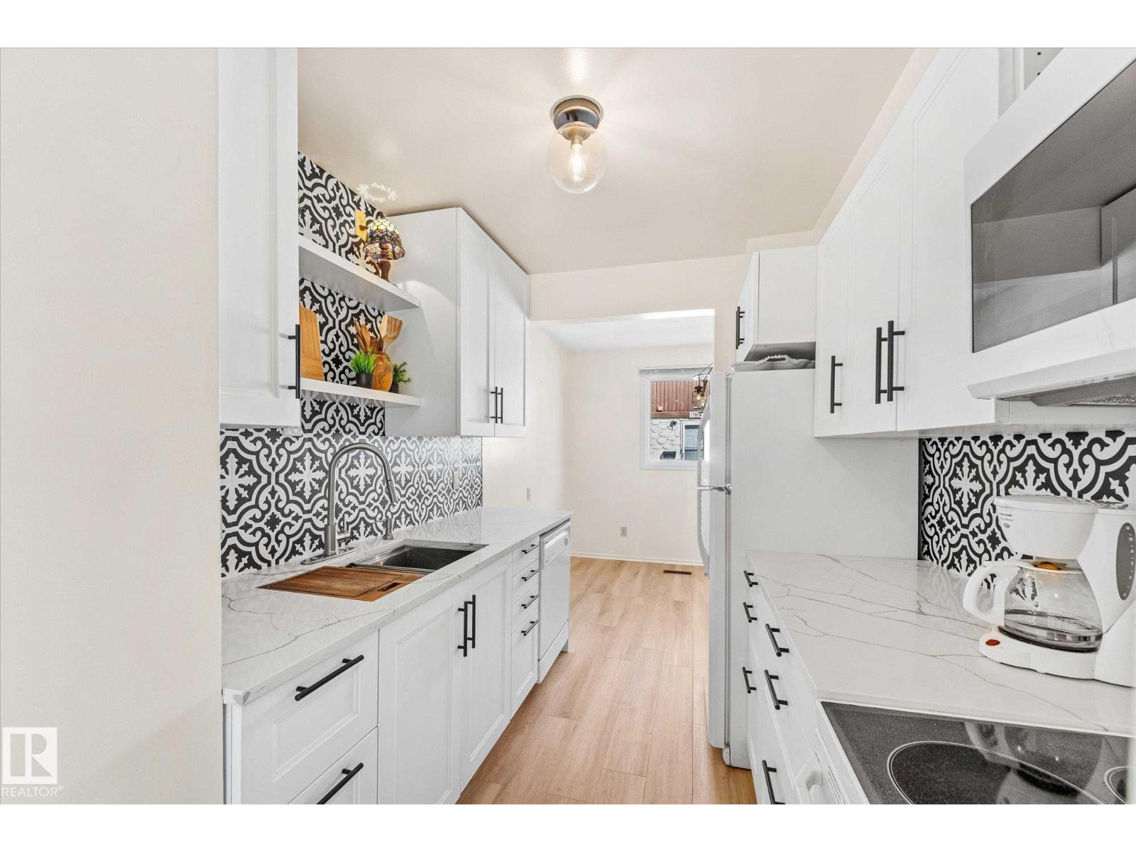 Photo 44 of 17528 76 Av Nw, Edmonton AB