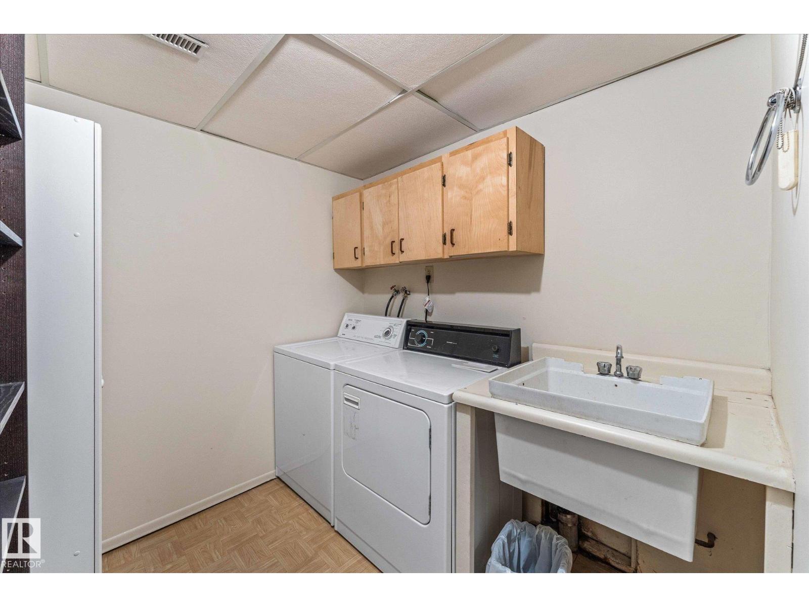 Photo 42 of 17528 76 Av Nw, Edmonton AB