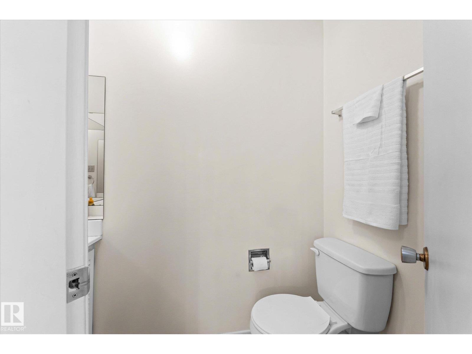 Photo 8 of 17528 76 Av Nw, Edmonton AB