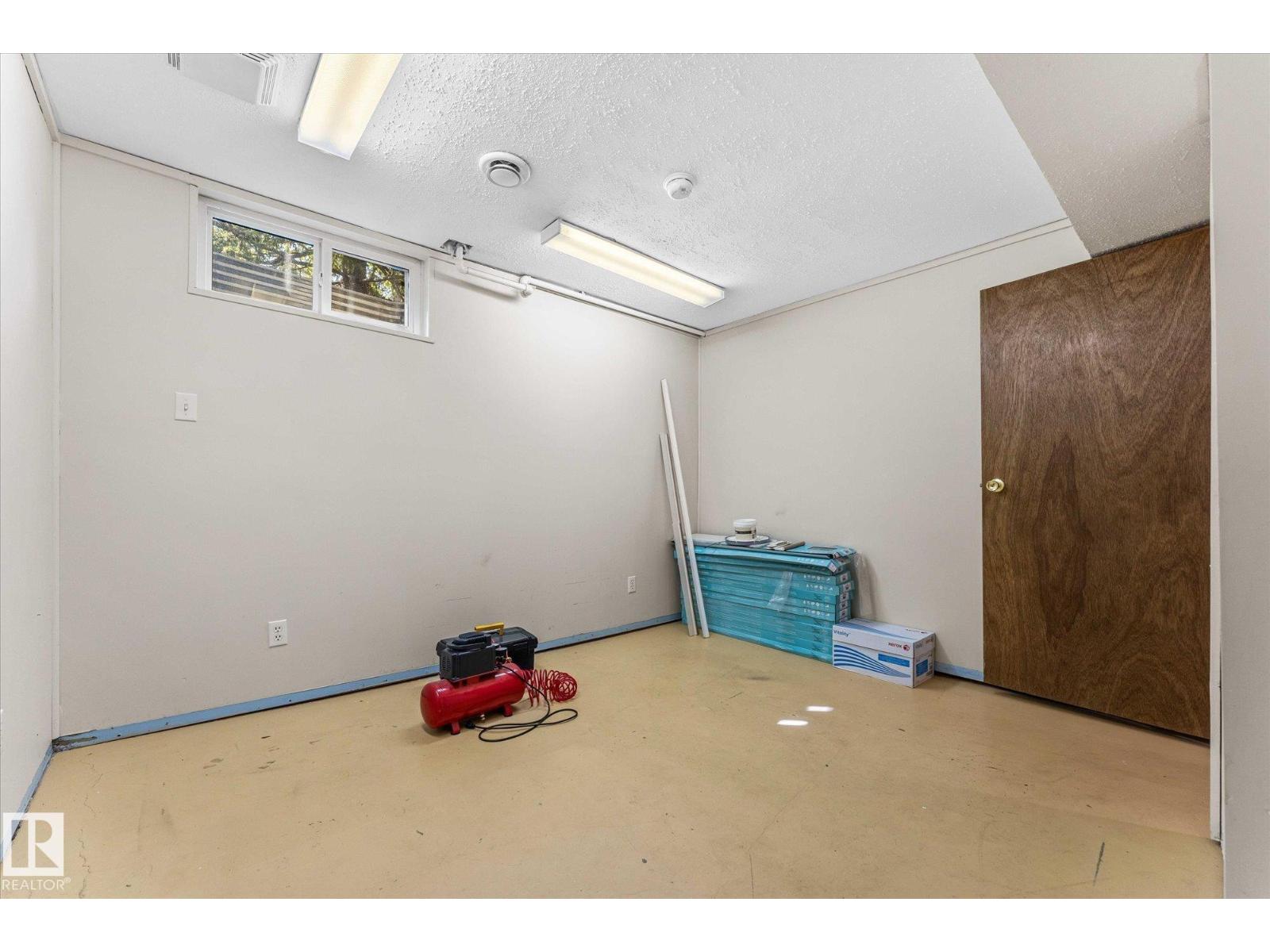 Photo 27 of 17528 76 Av Nw, Edmonton AB