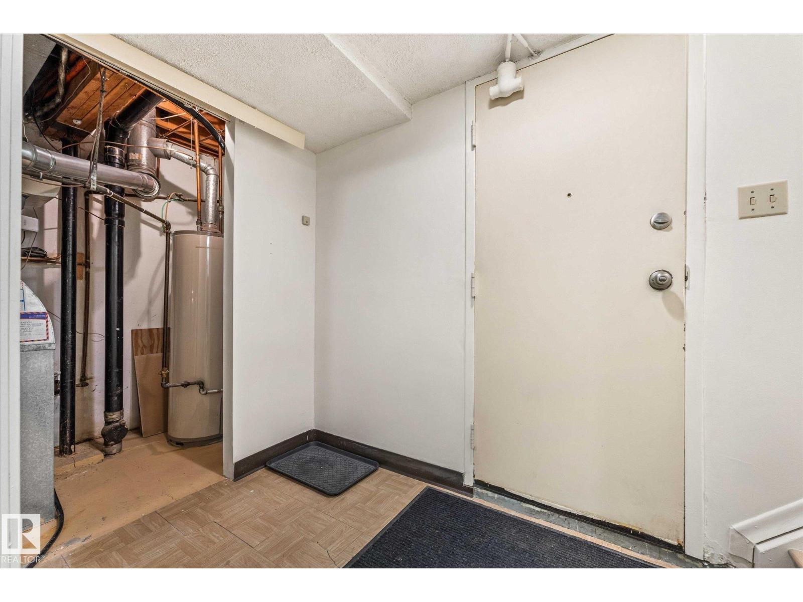 Photo 40 of 17528 76 Av Nw, Edmonton AB