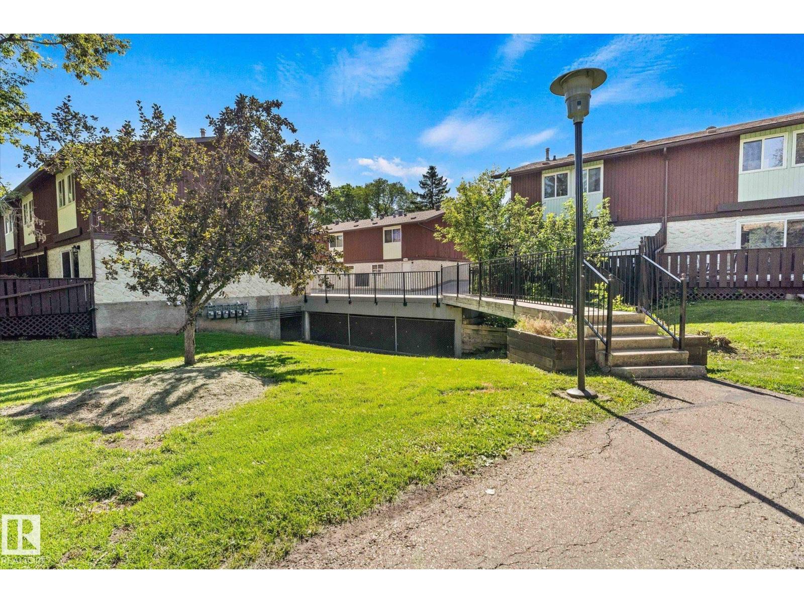Photo 20 of 17528 76 Av Nw, Edmonton AB