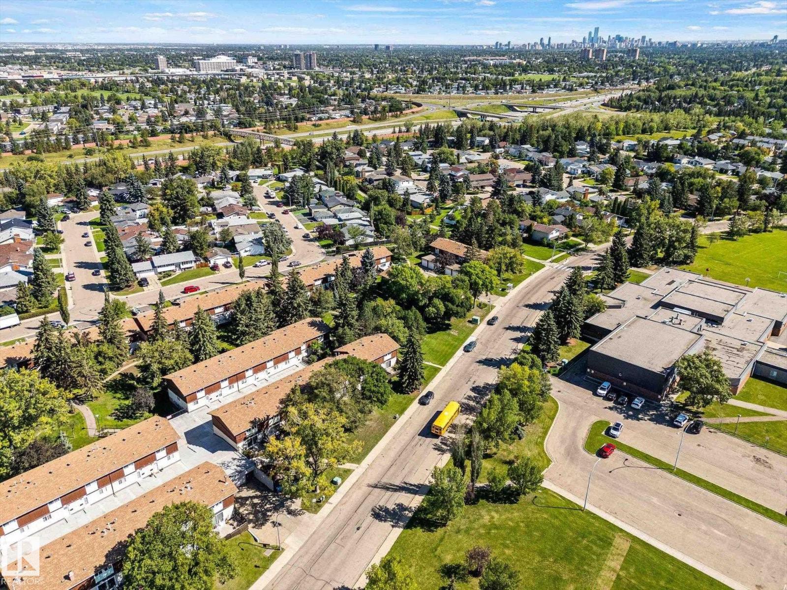Photo 16 of 17528 76 Av Nw, Edmonton AB