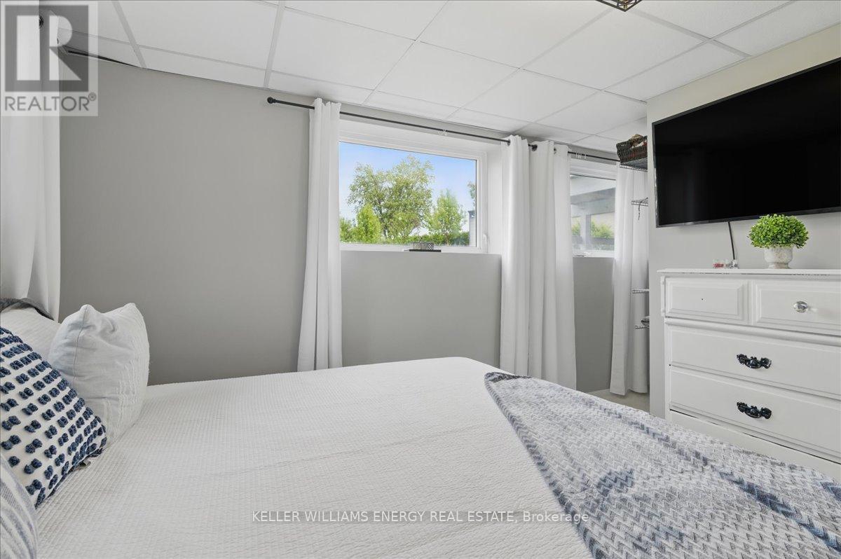 Photo 35 of 33 Lila Court, Kawartha Lakes ON