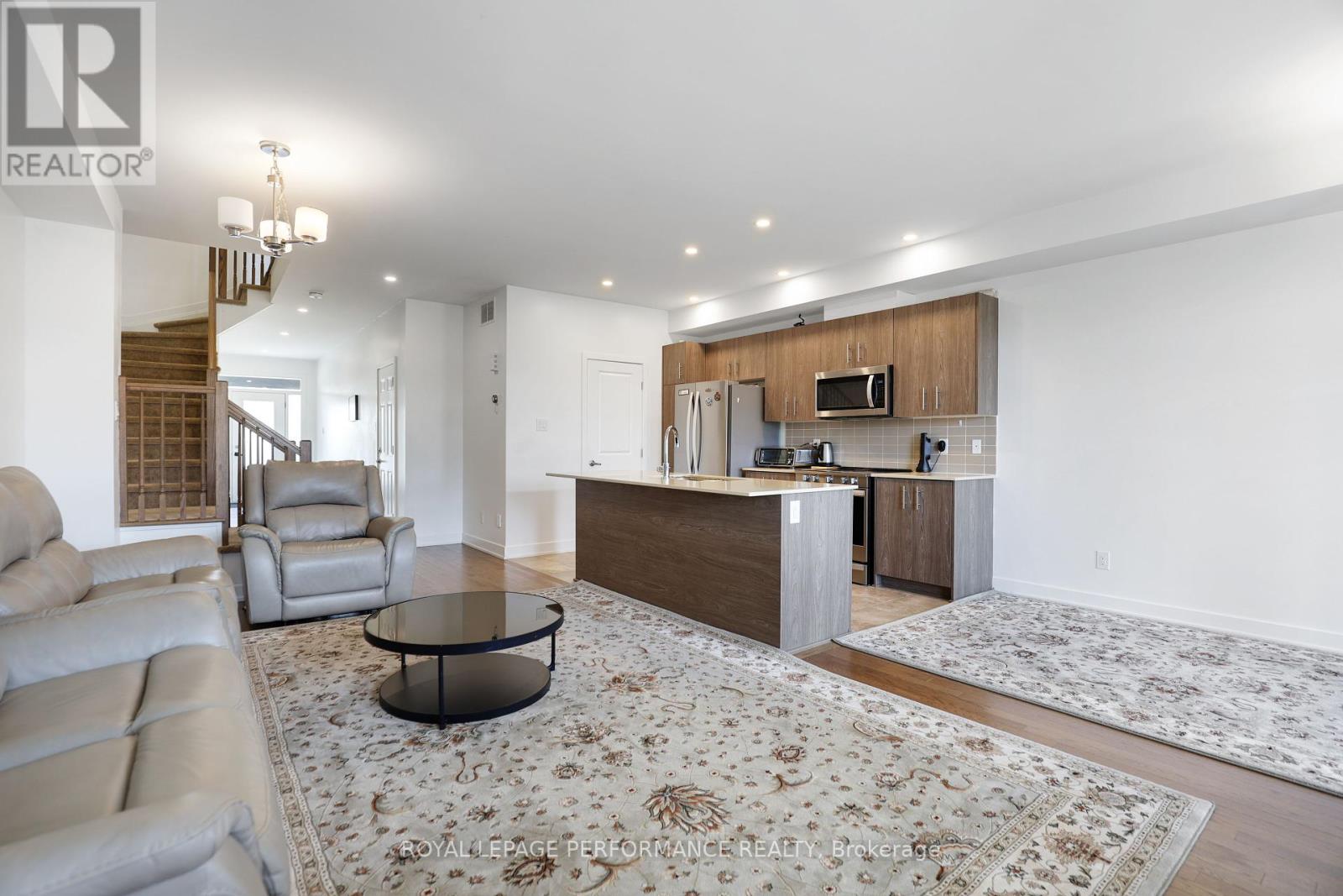 Photo 14 of 471 Fernside Street, Ottawa ON