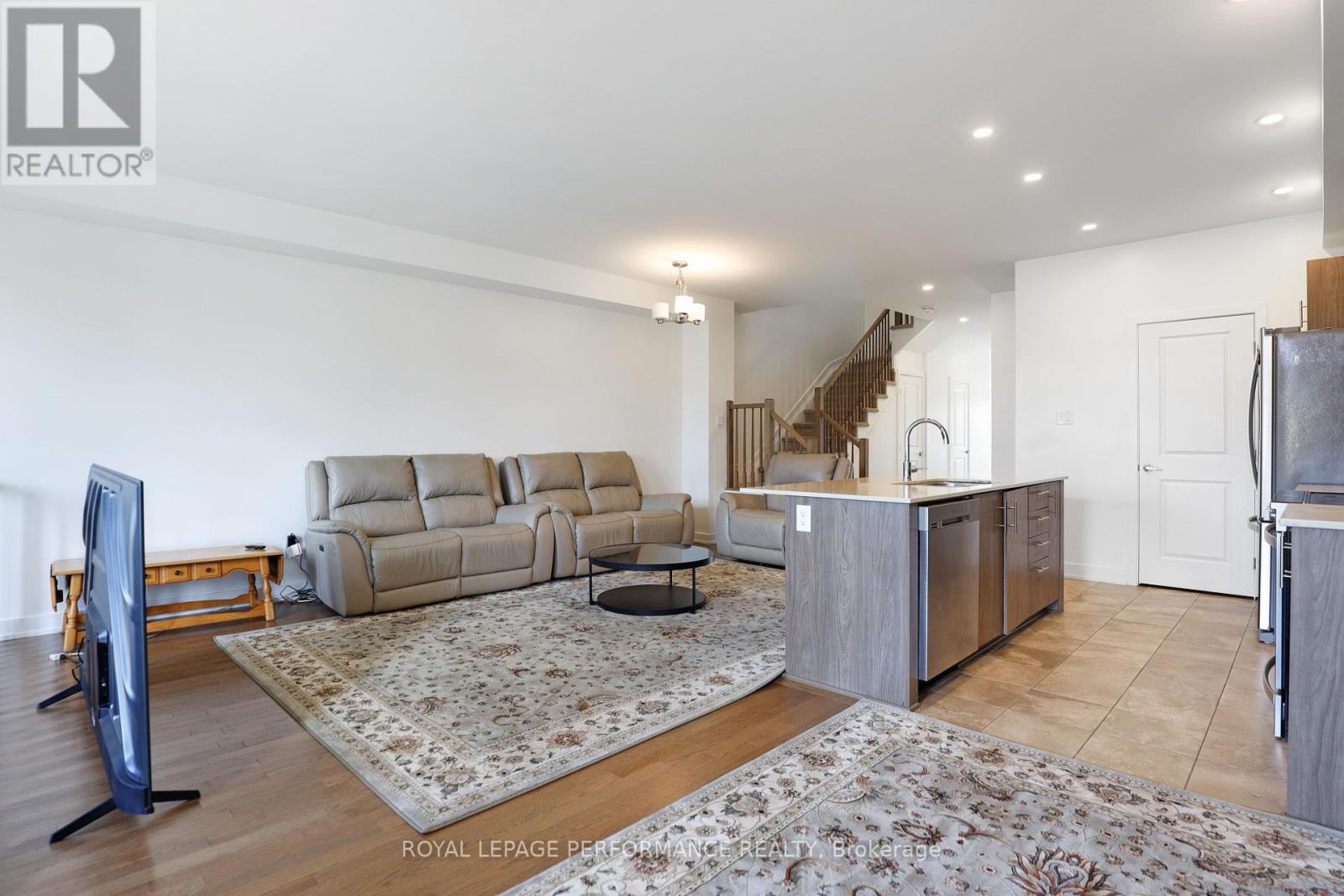 Photo 23 of 471 Fernside Street, Ottawa ON