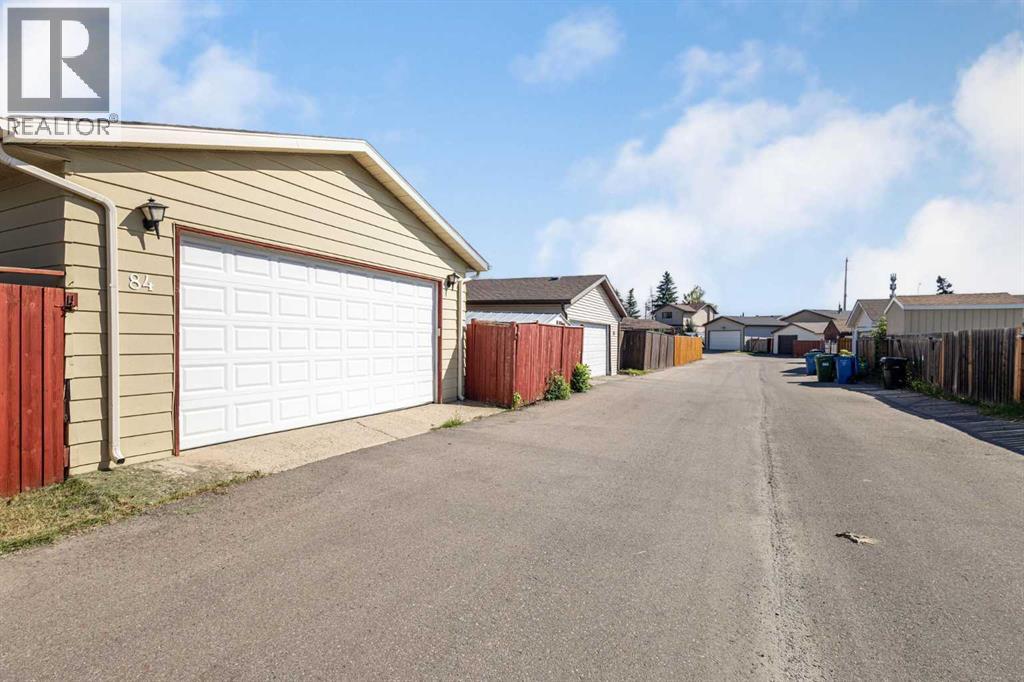 Photo 9 of 84 Fallswater Road Ne, Calgary AB