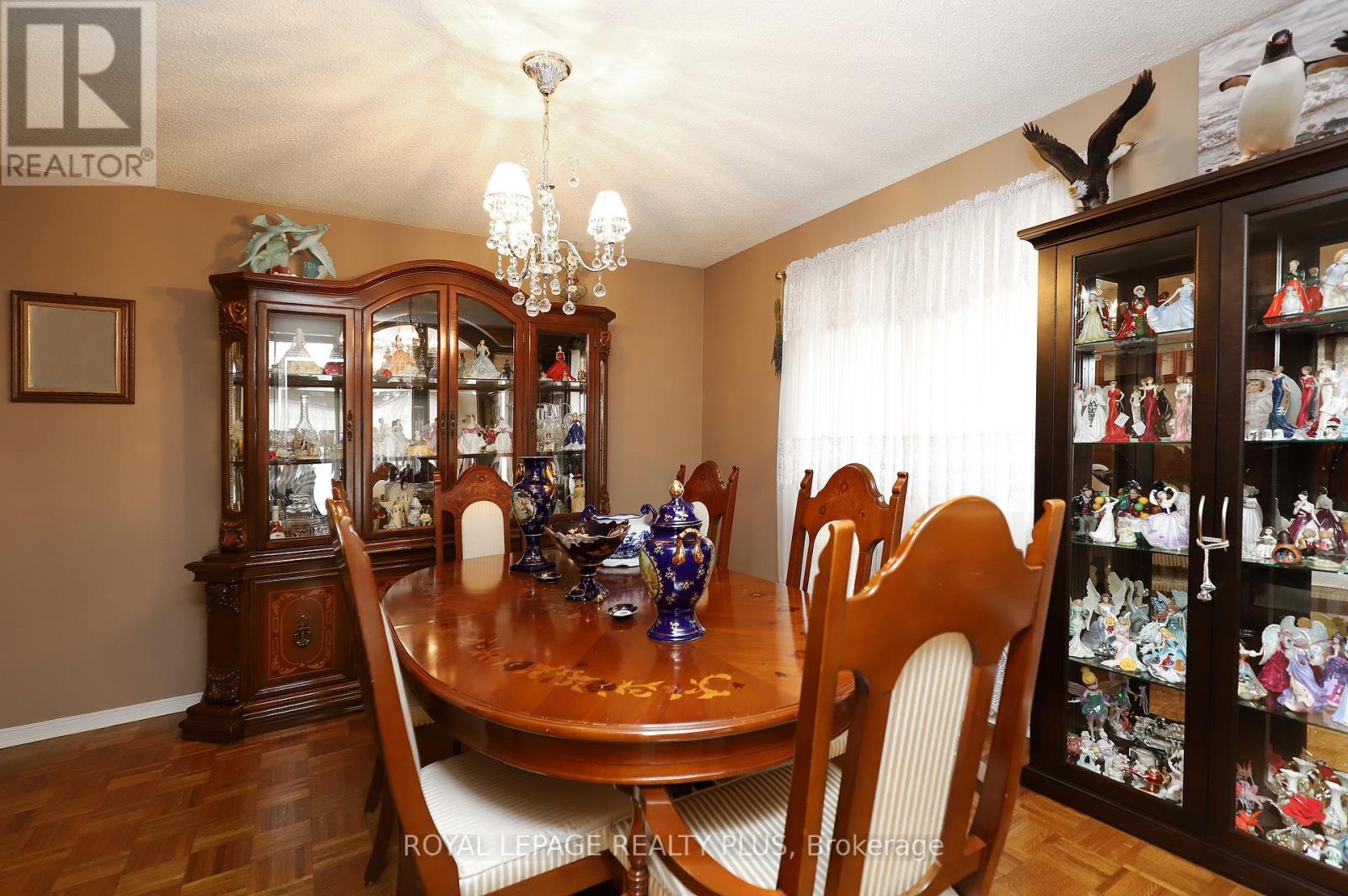 Photo 11 of 1086 Hedge Drive, Mississauga ON