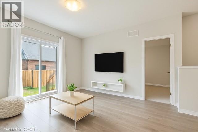 Photo 12 of 14 Tamarack Way, Simcoe ON