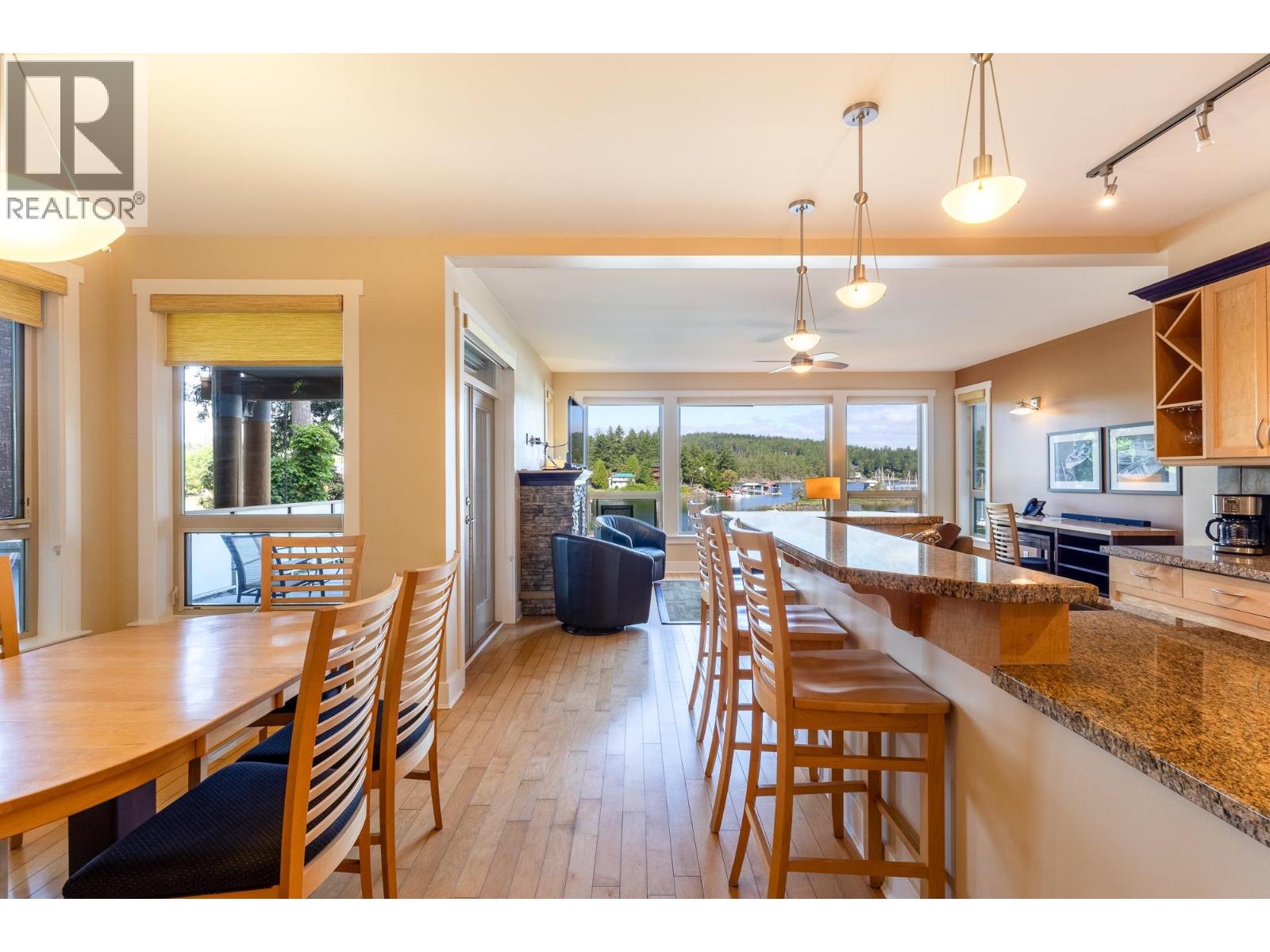 1D 12849 LAGOON ROAD, Madeira Park