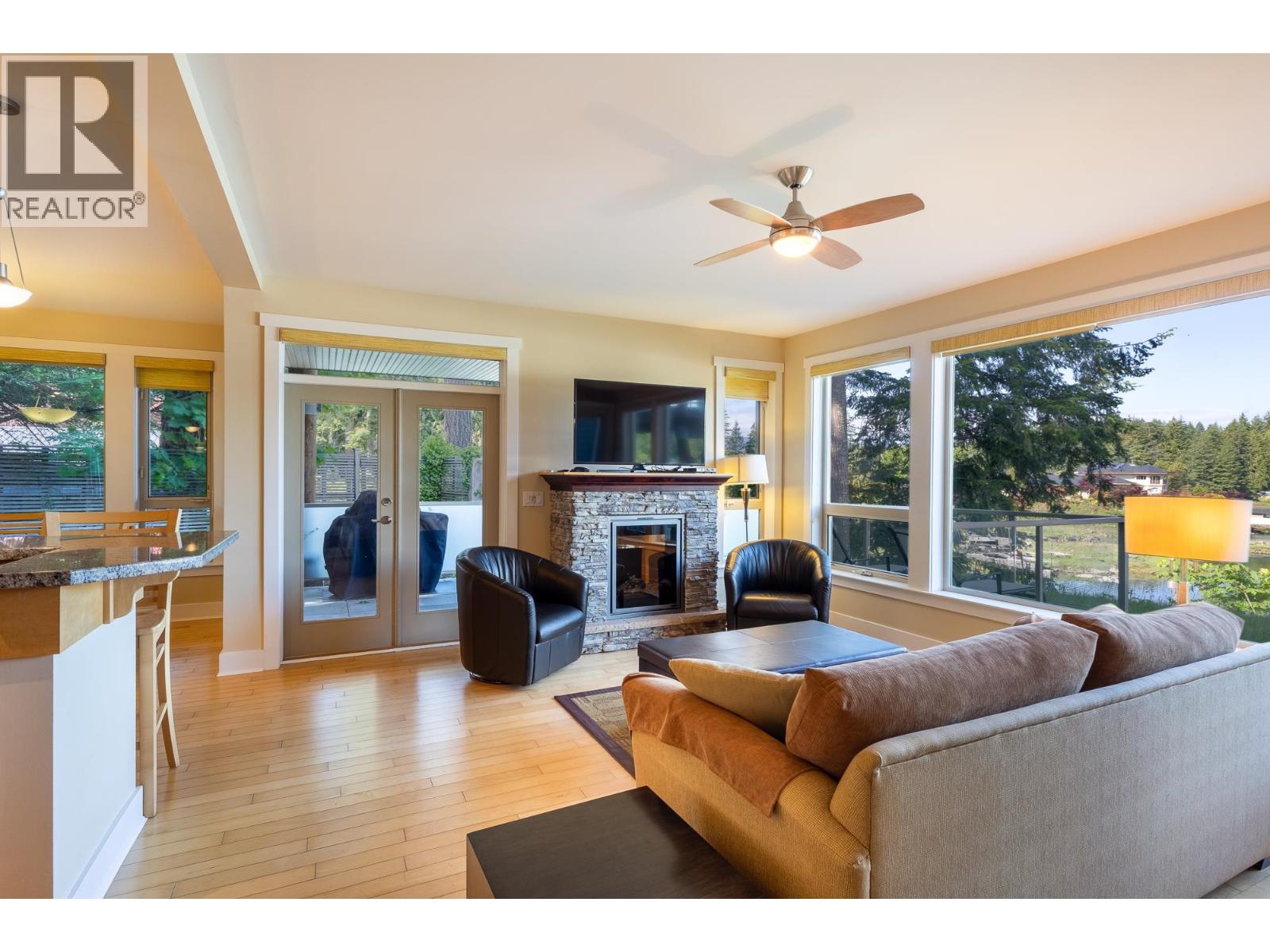 1D 12849 LAGOON ROAD, Madeira Park