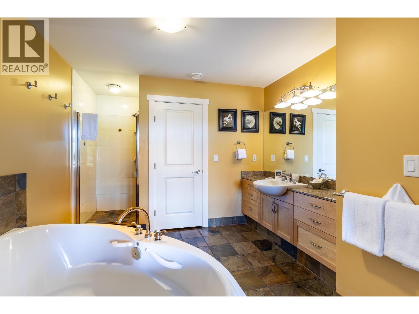 1D 12849 LAGOON ROAD, Madeira Park
