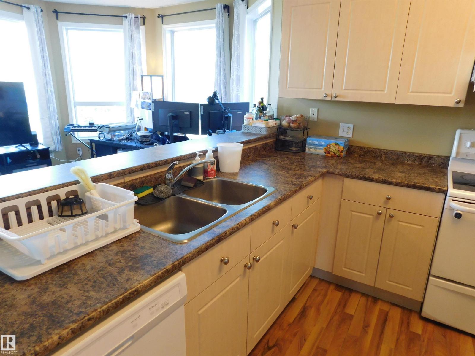 Photo 16 of 402 9120 156 St Nw, Edmonton AB