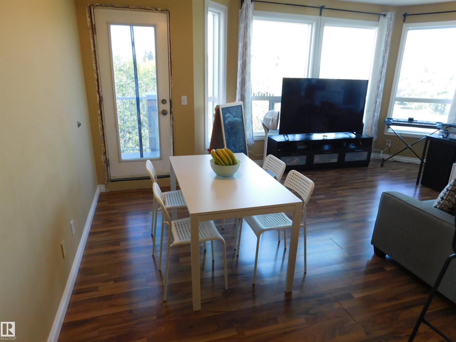 Photo 15 of 402 9120 156 St Nw, Edmonton AB