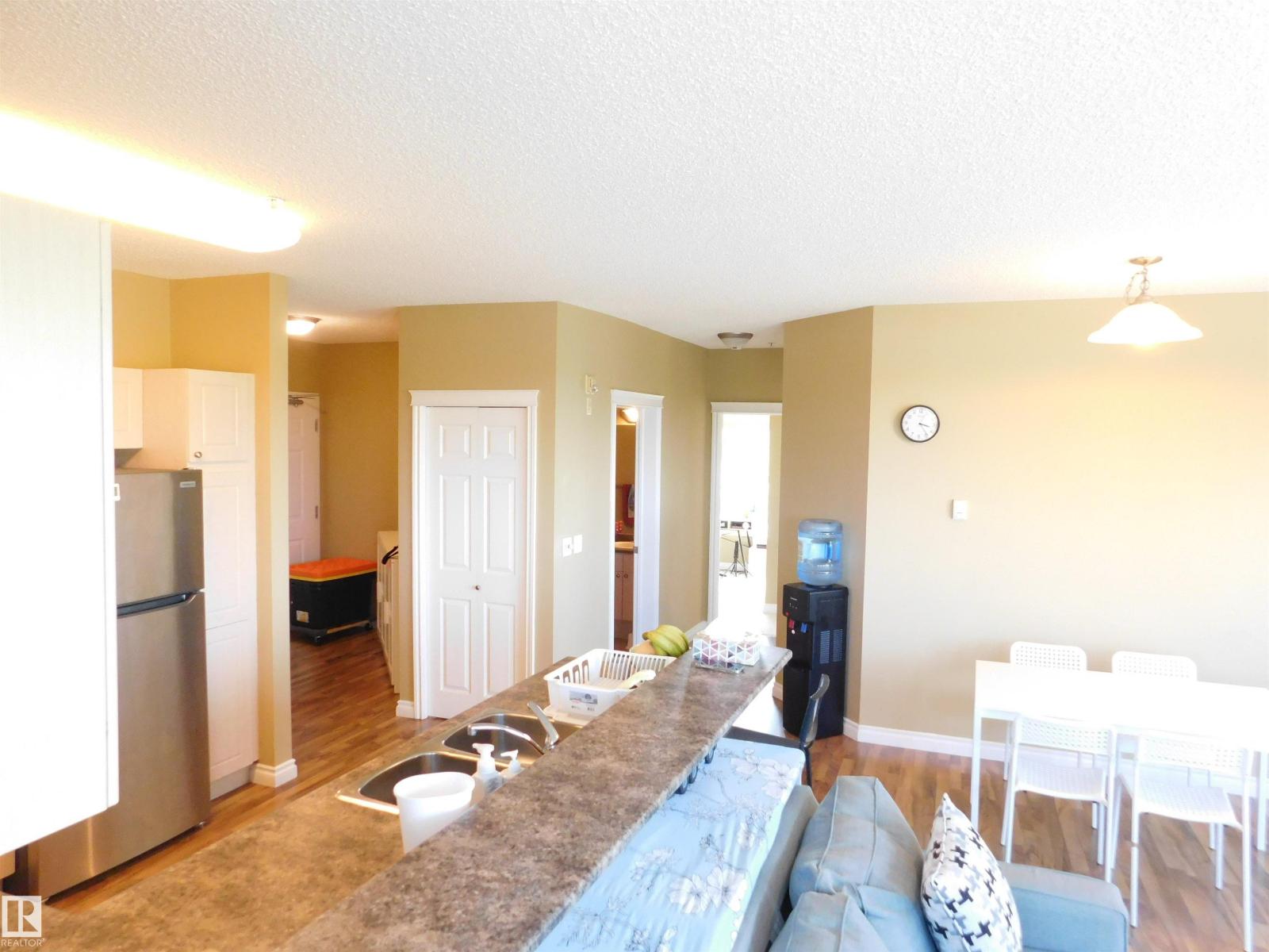 Photo 10 of 402 9120 156 St Nw, Edmonton AB