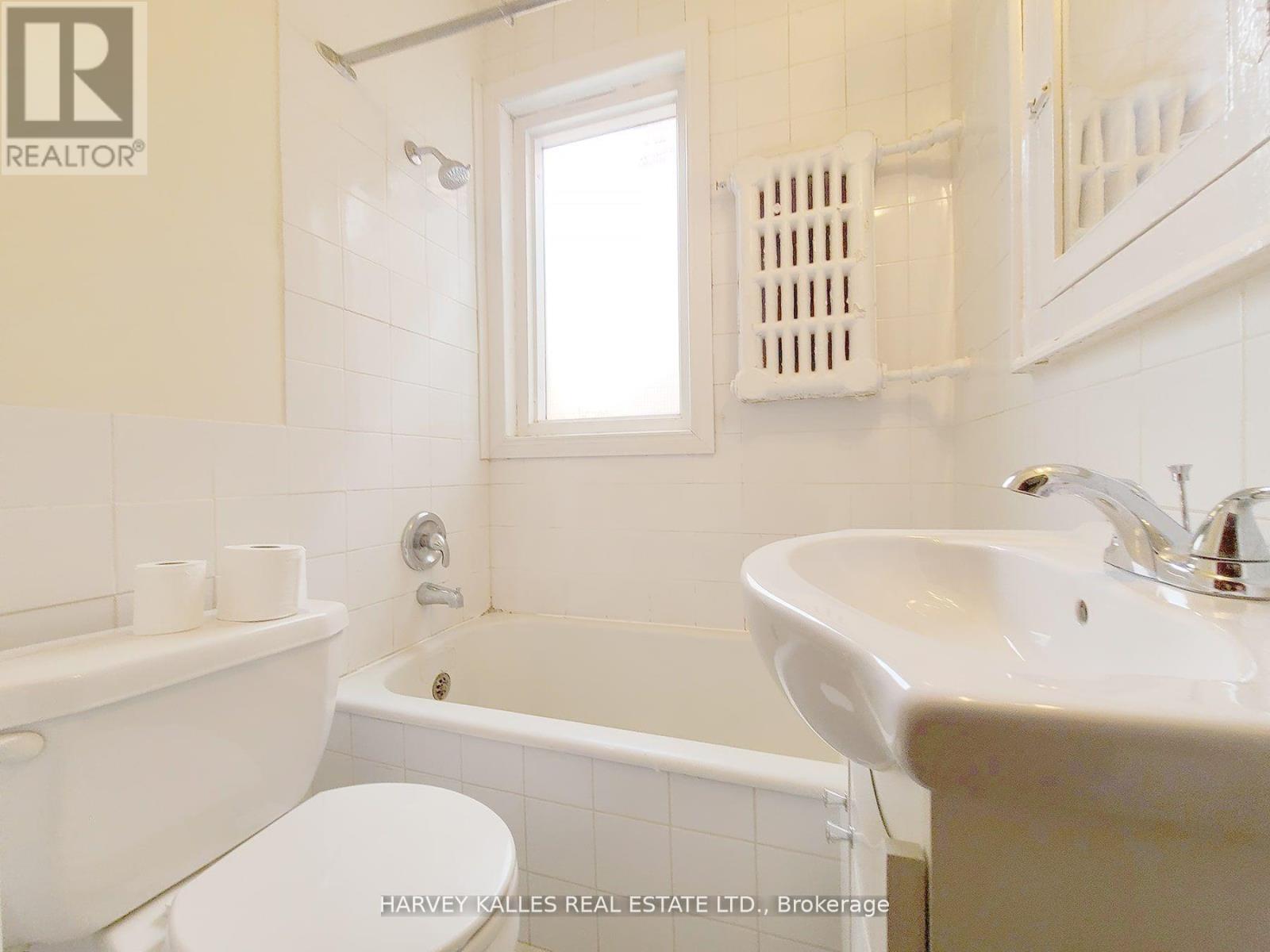 Photo 8 of D 1108 Yonge Street, Toronto ON