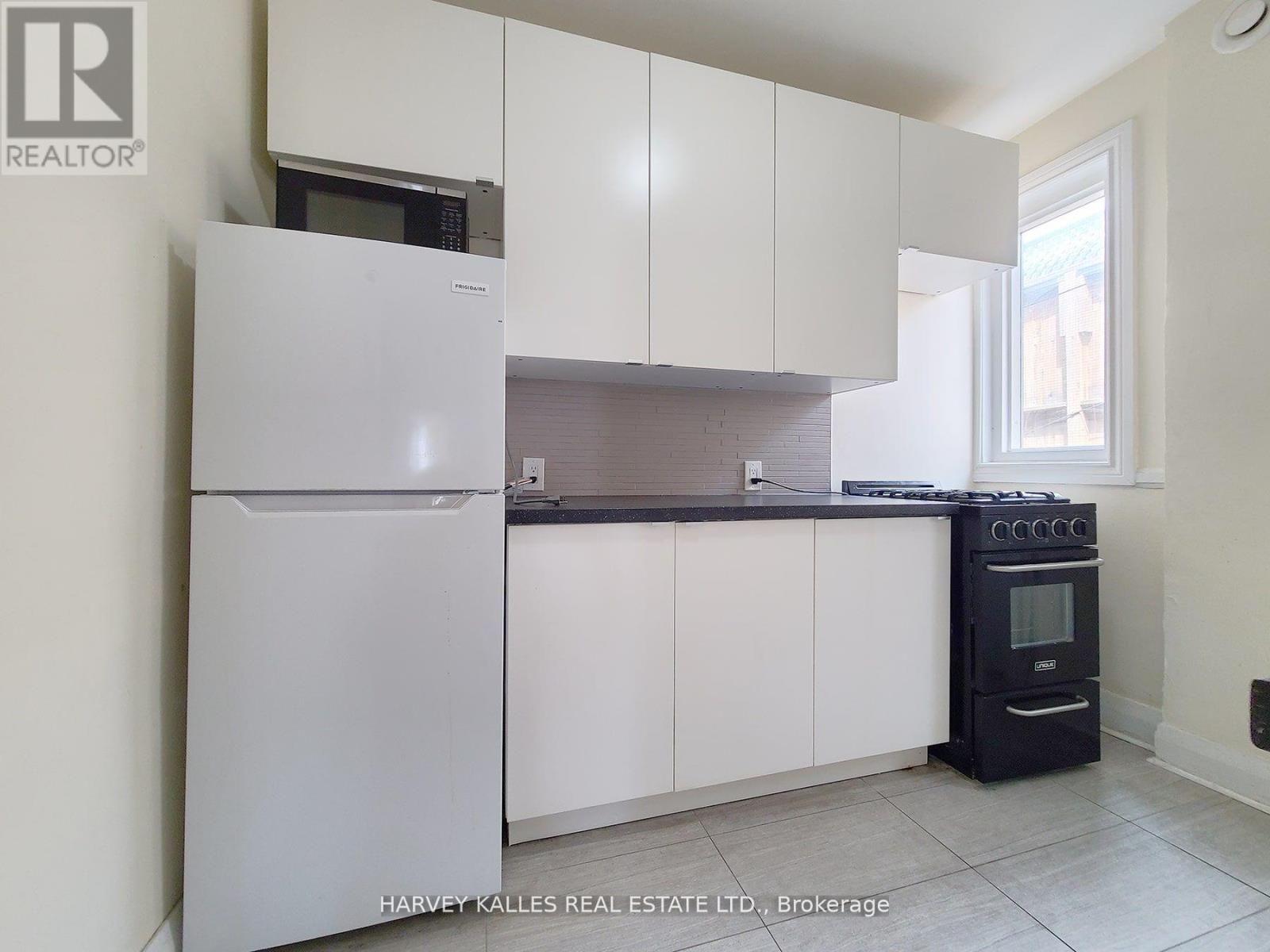 Photo 5 of D 1108 Yonge Street, Toronto ON