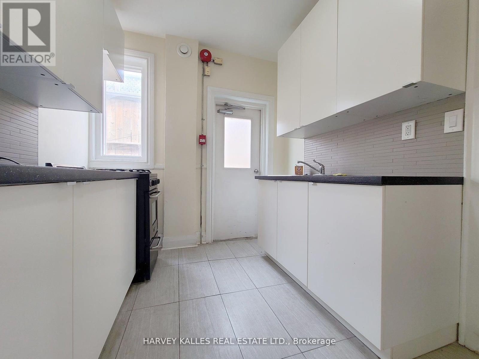 Photo 6 of D 1108 Yonge Street, Toronto ON