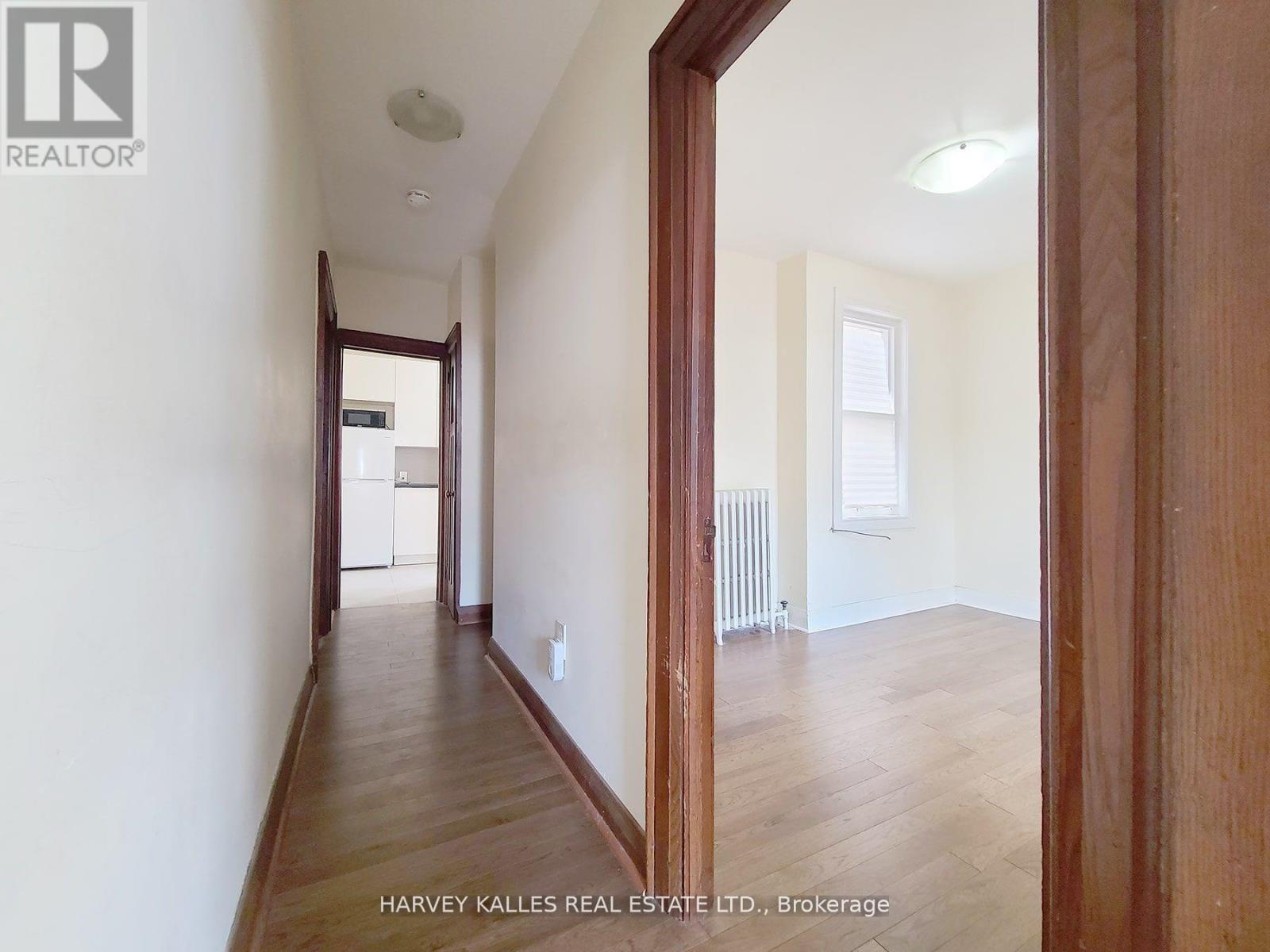 Photo 3 of D 1108 Yonge Street, Toronto ON