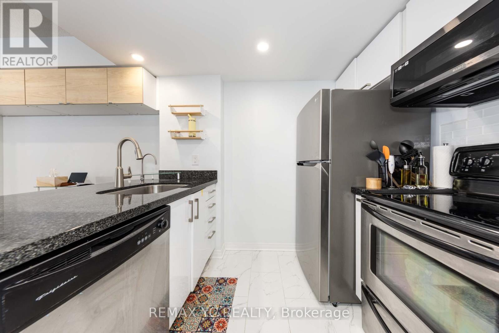 Photo 23 of 526 3 Everson Drive, Toronto ON