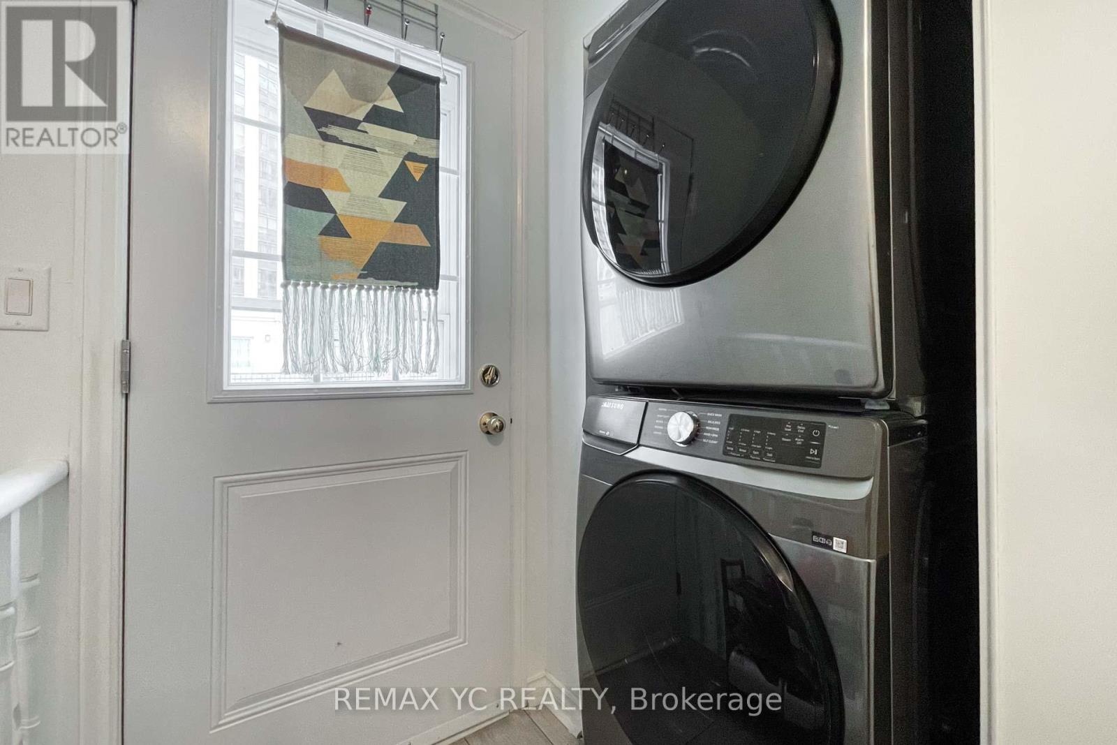 Photo 11 of 526 3 Everson Drive, Toronto ON