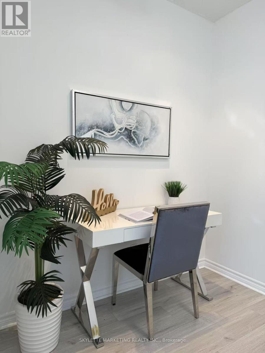 Photo 17 of 1315 2885 Bayview Avenue, Toronto ON