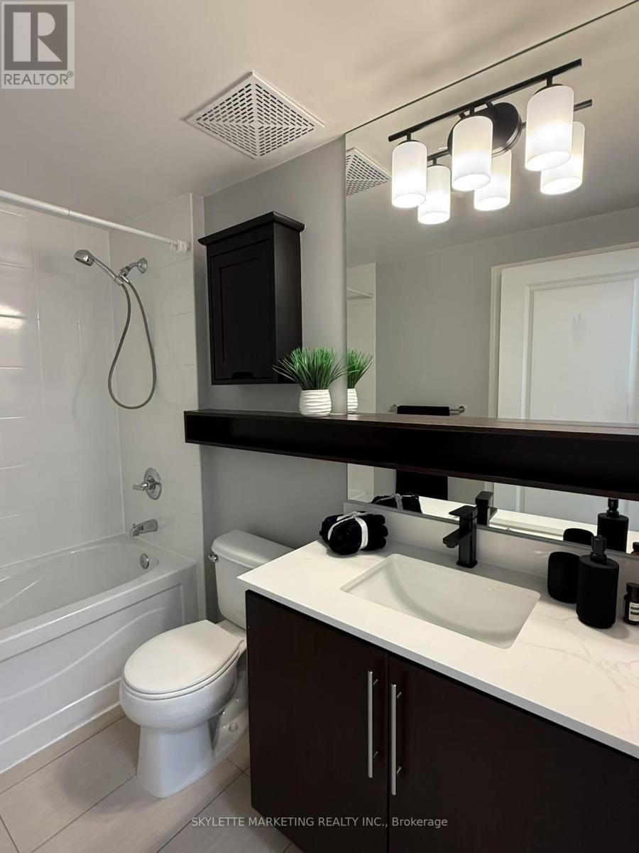 Photo 18 of 1315 2885 Bayview Avenue, Toronto ON