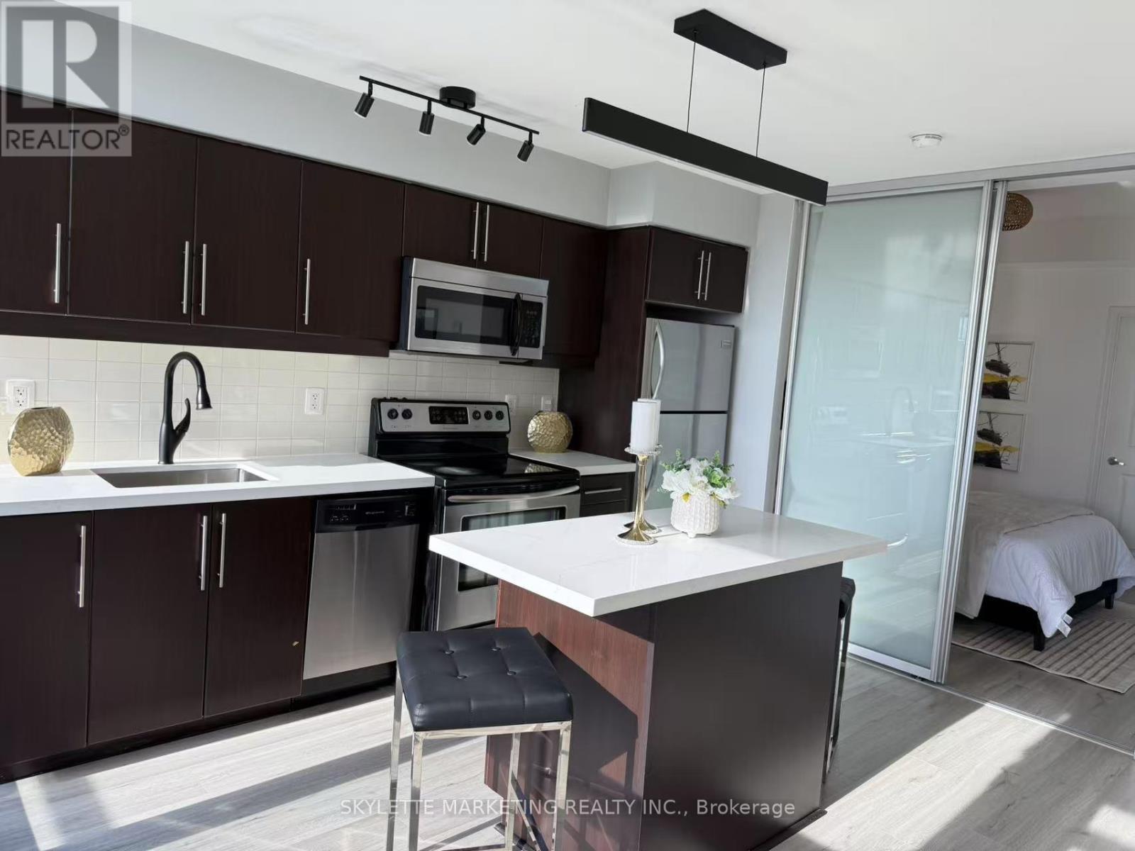 Photo 23 of 1315 2885 Bayview Avenue, Toronto ON