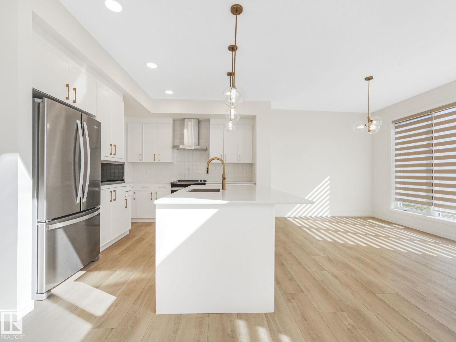 Photo 18 of 2211 158 St Sw, Edmonton AB