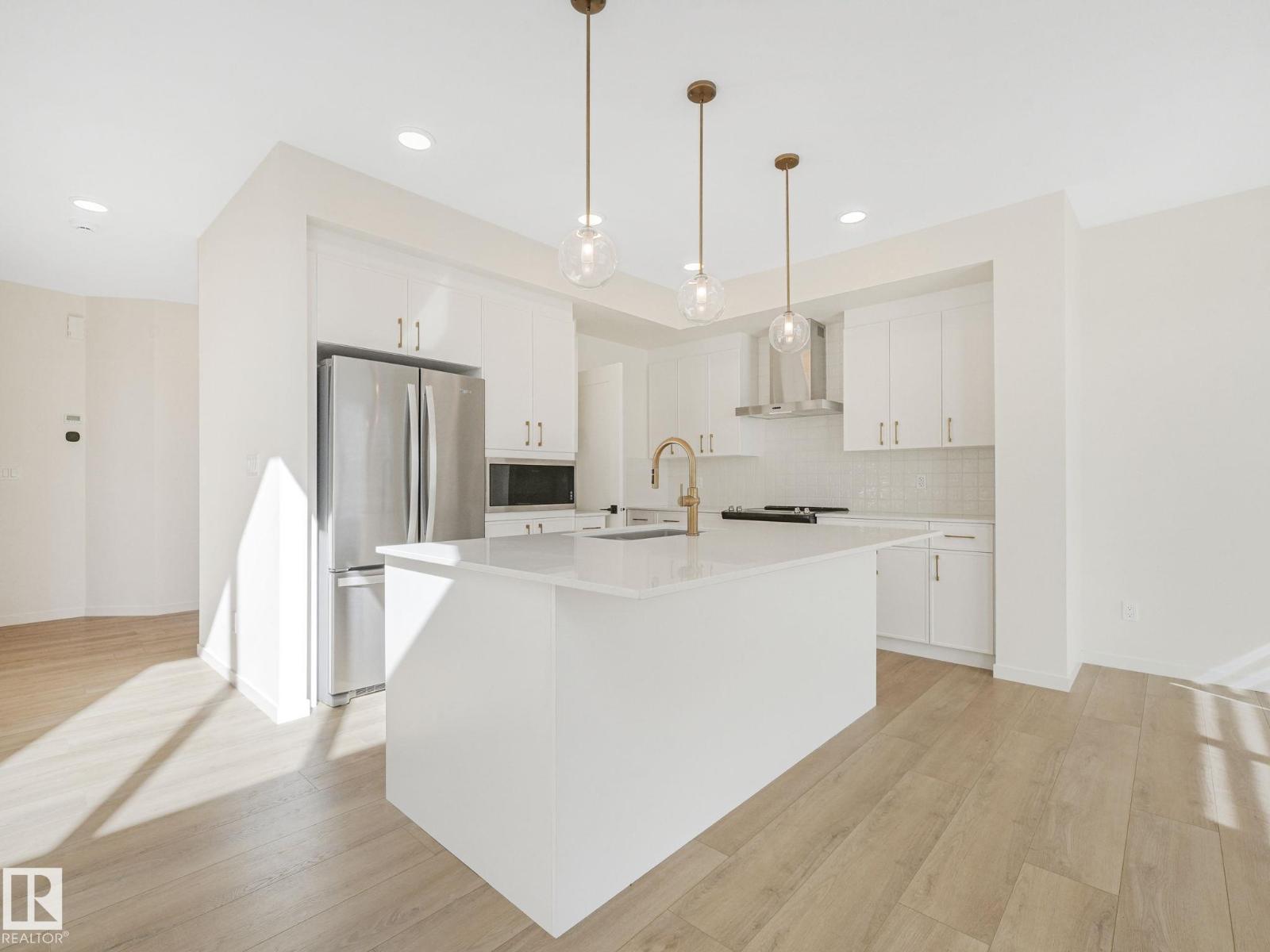 Photo 13 of 2211 158 St Sw, Edmonton AB