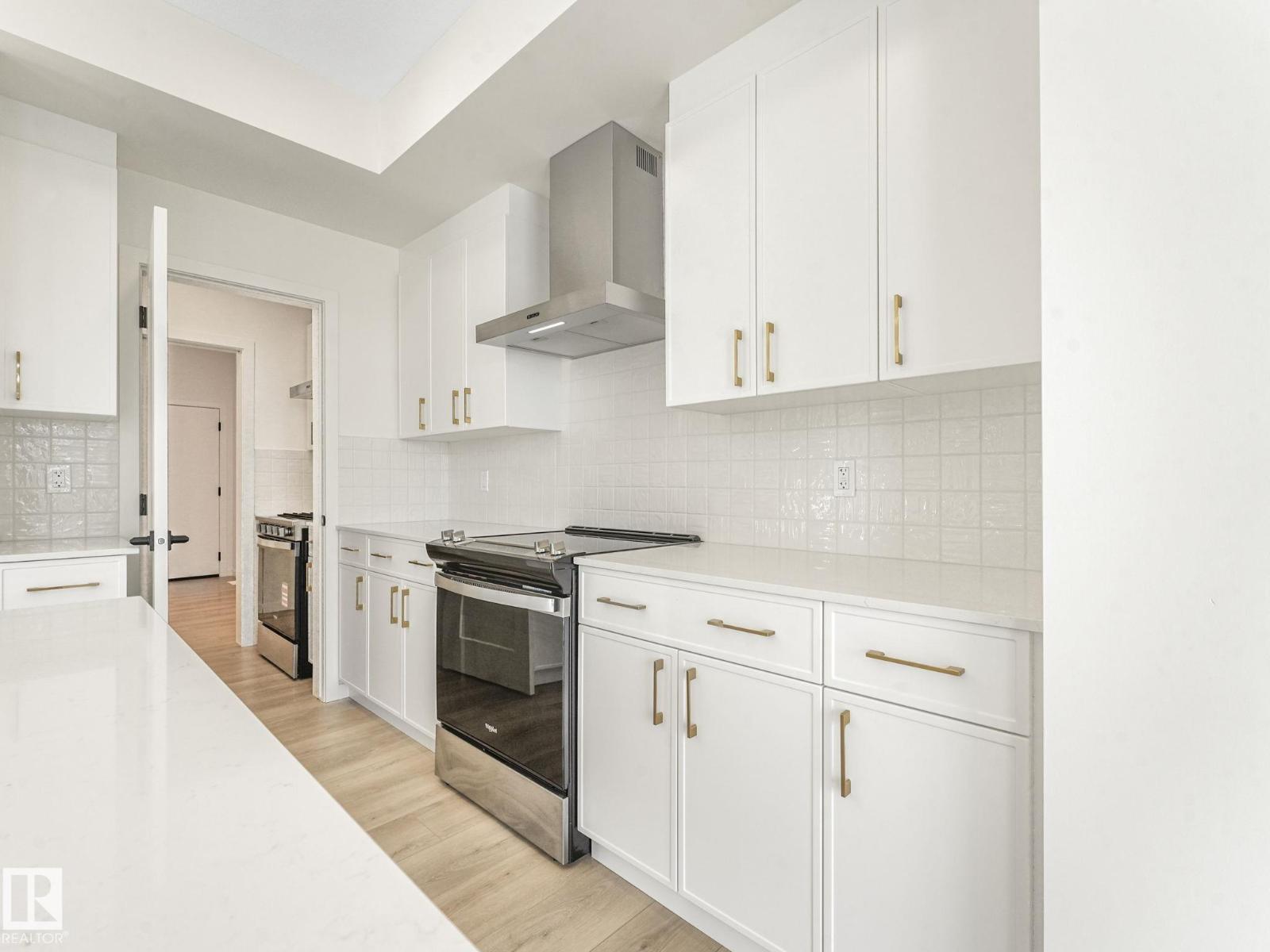 Photo 16 of 2211 158 St Sw, Edmonton AB