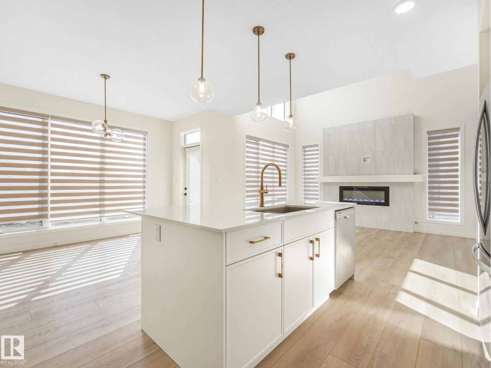 Photo 14 of 2211 158 St Sw, Edmonton AB