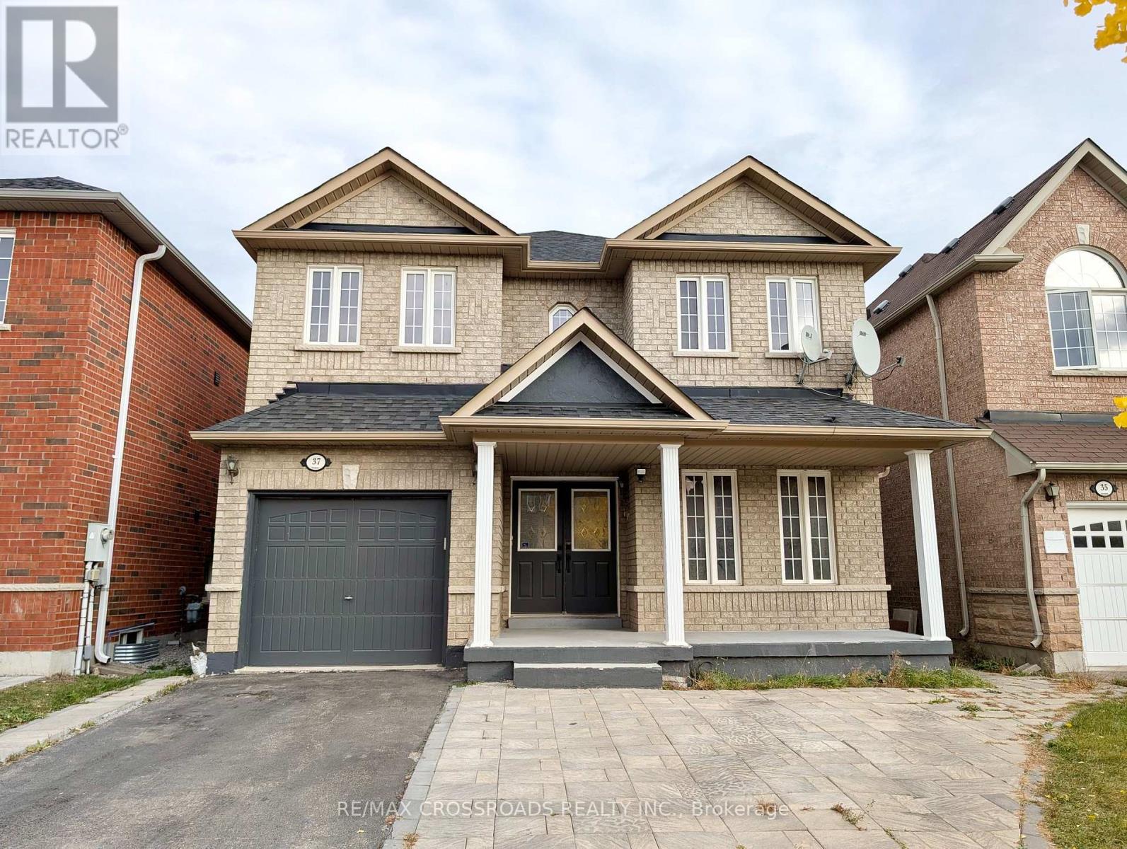 Photo 11 of Main 37 Pamgrey Road, Markham ON
