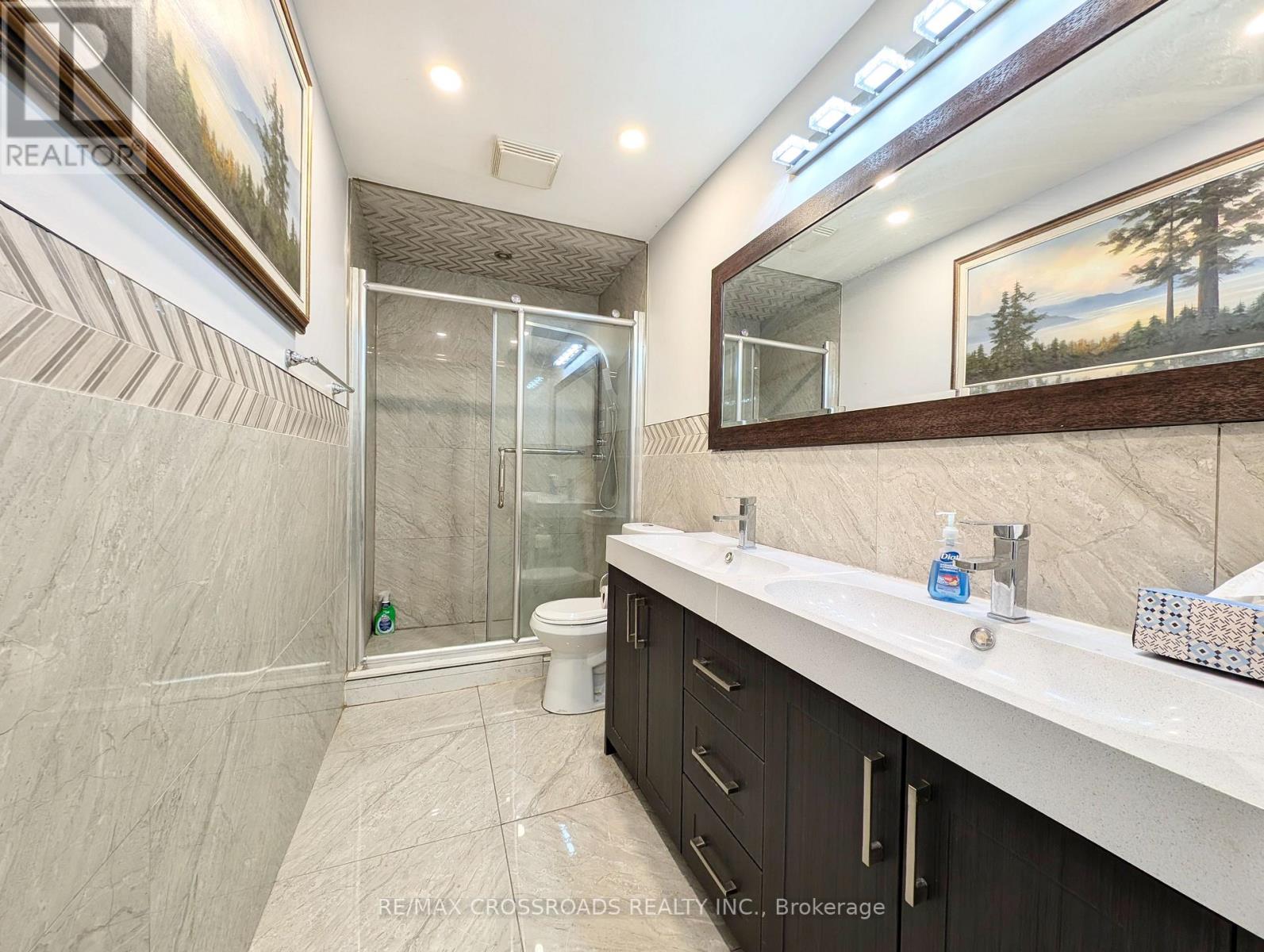 Photo 12 of Main 37 Pamgrey Road, Markham ON