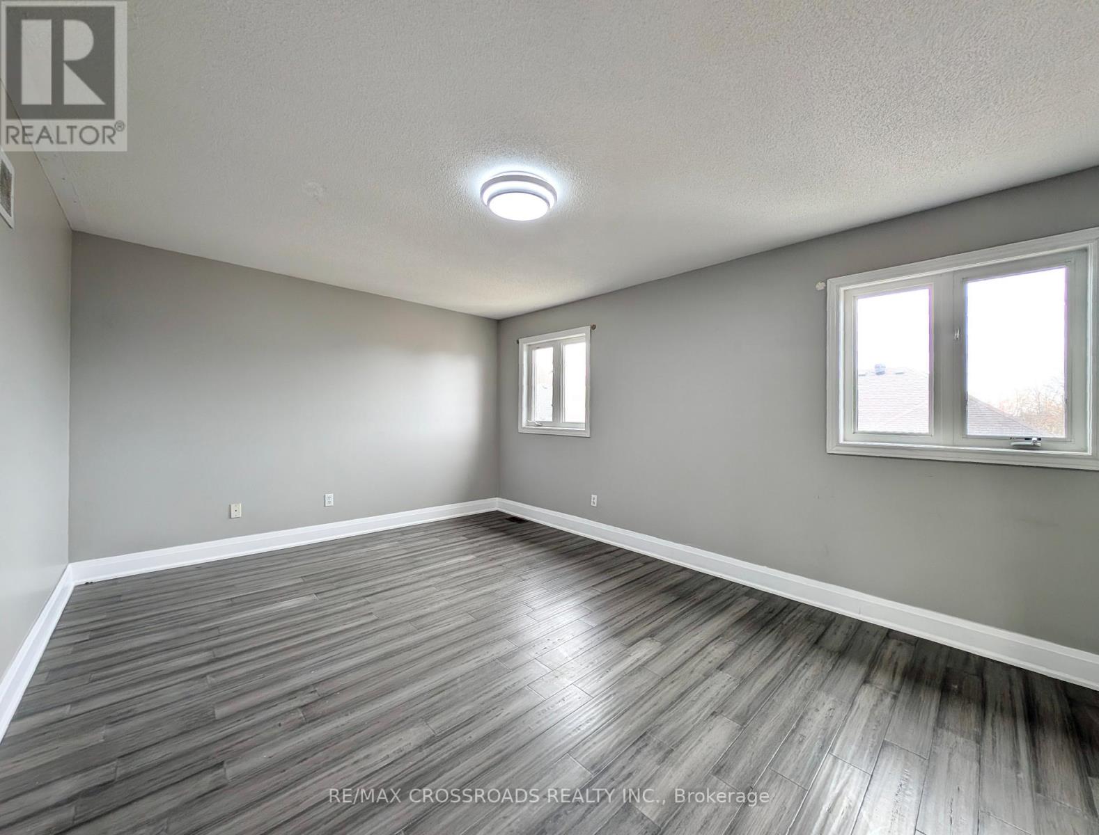 Photo 7 of Main 37 Pamgrey Road, Markham ON
