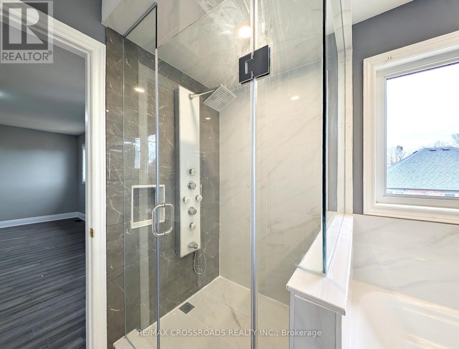Photo 25 of Main 37 Pamgrey Road, Markham ON